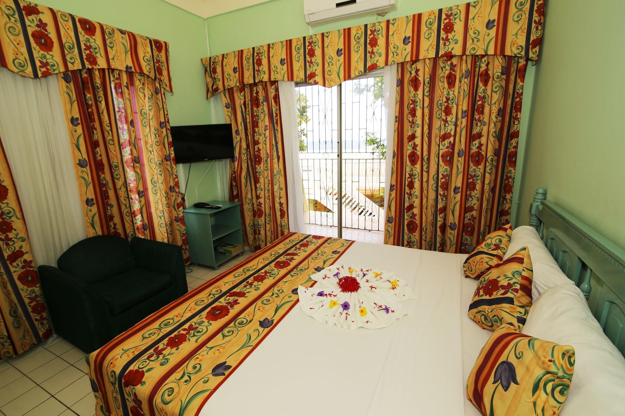 Foote Prints On The Sands Hotel เนกริล ภายนอก รูปภาพ