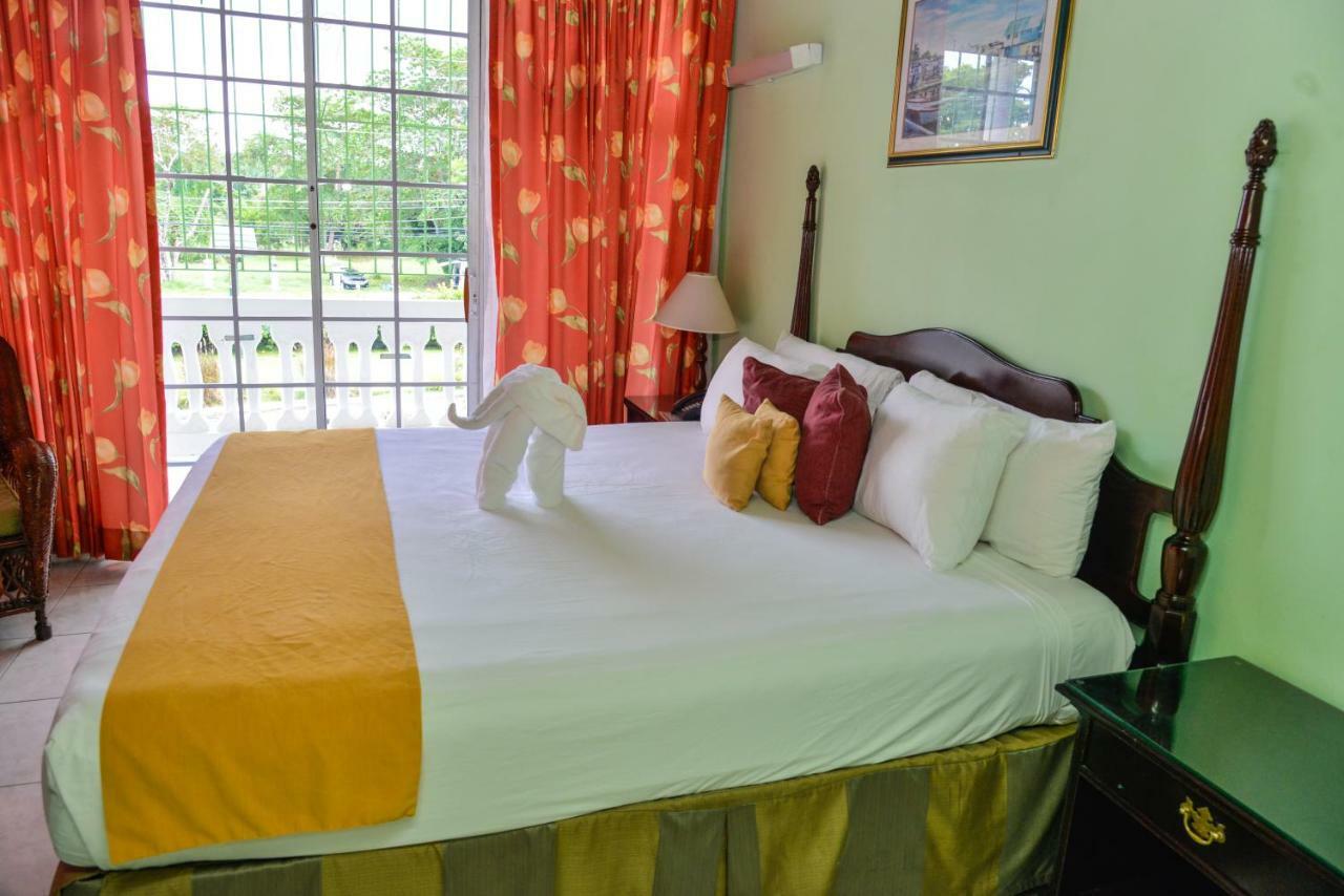 Foote Prints On The Sands Hotel เนกริล ภายนอก รูปภาพ