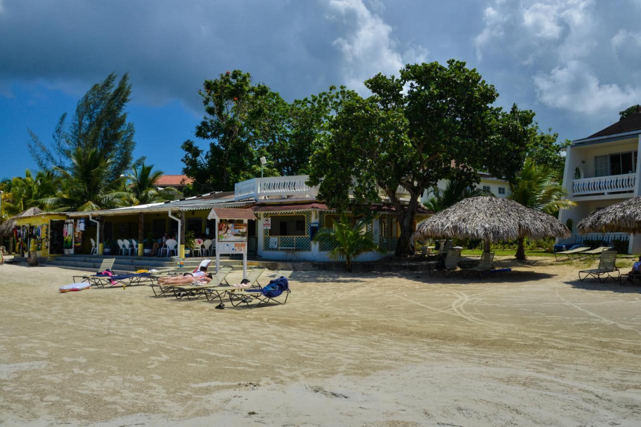 Foote Prints On The Sands Hotel เนกริล ภายนอก รูปภาพ
